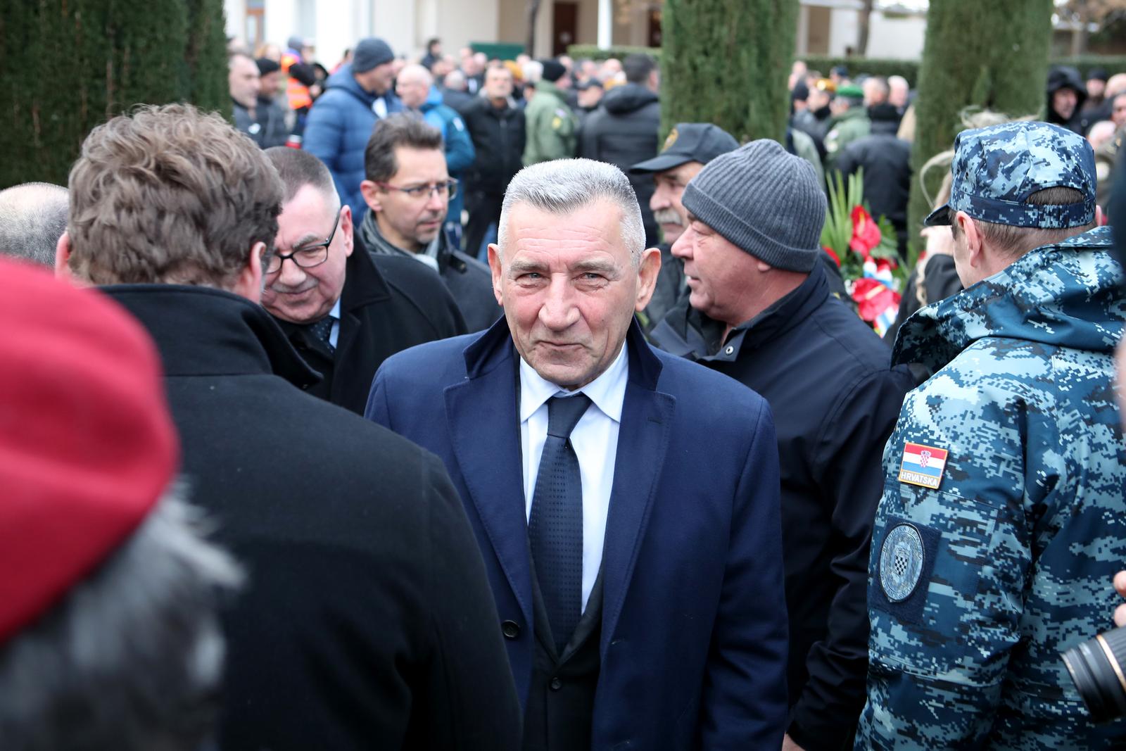 Na Gradskom groblju odana počast poginulim hrvatskim braniteljima povodom 30. obljetnice VRO Maslenica Na Gradskom groblju odana počast poginulim hrvatskim braniteljima povodom 30. obljetnice VRO Maslenica