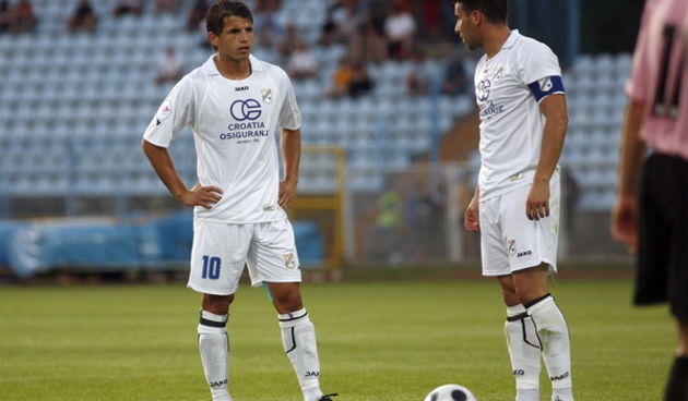 Rijeka, 260709.
Na stadionu Kantrida igra se utakmica Rijeka – Lokomotiva, prvo kolo T-Com Prva HNL.
Braca Sharbini postigli su zgoditke za Rijeku – Anas (10) i Ahmad (9).
Foto: Tea Cimas / Cropix