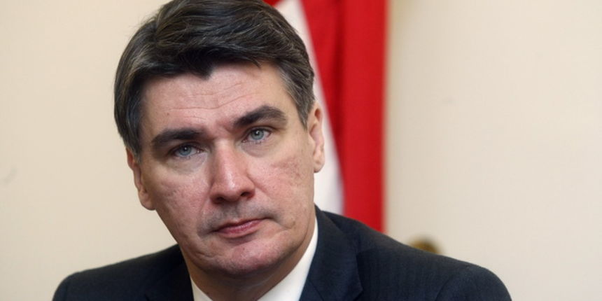 Zagreb, 181212.
Vlada.
Banski dvori.
Sporazum o osnivanju Nacionalnog vijeca za umirovljenike i starije osobe potpisali su u Banskim dvorima. U ime Vlade predsjednik Vlade Zoran Milanovic, a u ime predstavnika umirovljenika predsjednik Matice umirovljeni Zagreb, 181212.
Vlada.
Banski dvori.
Sporazum o osnivanju Nacionalnog vijeca za umirovljenike i starije osobe potpisali su u Banskim dvorima. U ime Vlade predsjednik Vlade Zoran Milanovic, a u ime predstavnika umirovljenika predsjednik Matice umirovljeni