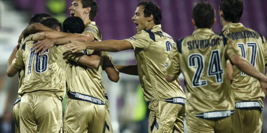 Temisvar, Rumunjska, 011009. Stadion Dan Paltinisanu. Europska liga, 2. kolo, nogometna utakmica Temisvar – Dinamo. Na fotografiji: slavlje Dinama. Foto: Ronald Gorsic / CROPIX Temisvar, Rumunjska, 011009. Stadion Dan Paltinisanu. Europska liga, 2. kolo, nogometna utakmica Temisvar – Dinamo. Na fotografiji: slavlje Dinama. Foto: Ronald Gorsic / CROPIX