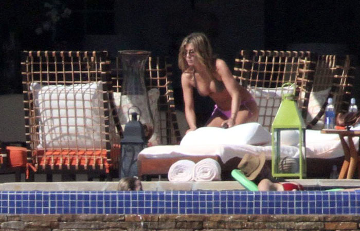 Jennifer Aniston u seksi badiću proslavila 41. rođendan (Jutarnji.hr)