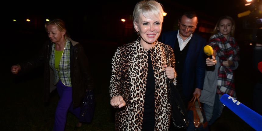 Izašli na slobodu: Piruška i Zlatko Canjuga pali u zagrljaj, Crnjac nije skidao osmijeh s lica, Todorićev zet skrivao glavu jaknom Izašli na slobodu: Piruška i Zlatko Canjuga pali u zagrljaj, Crnjac nije skidao osmijeh s lica, Todorićev zet skrivao glavu jaknom