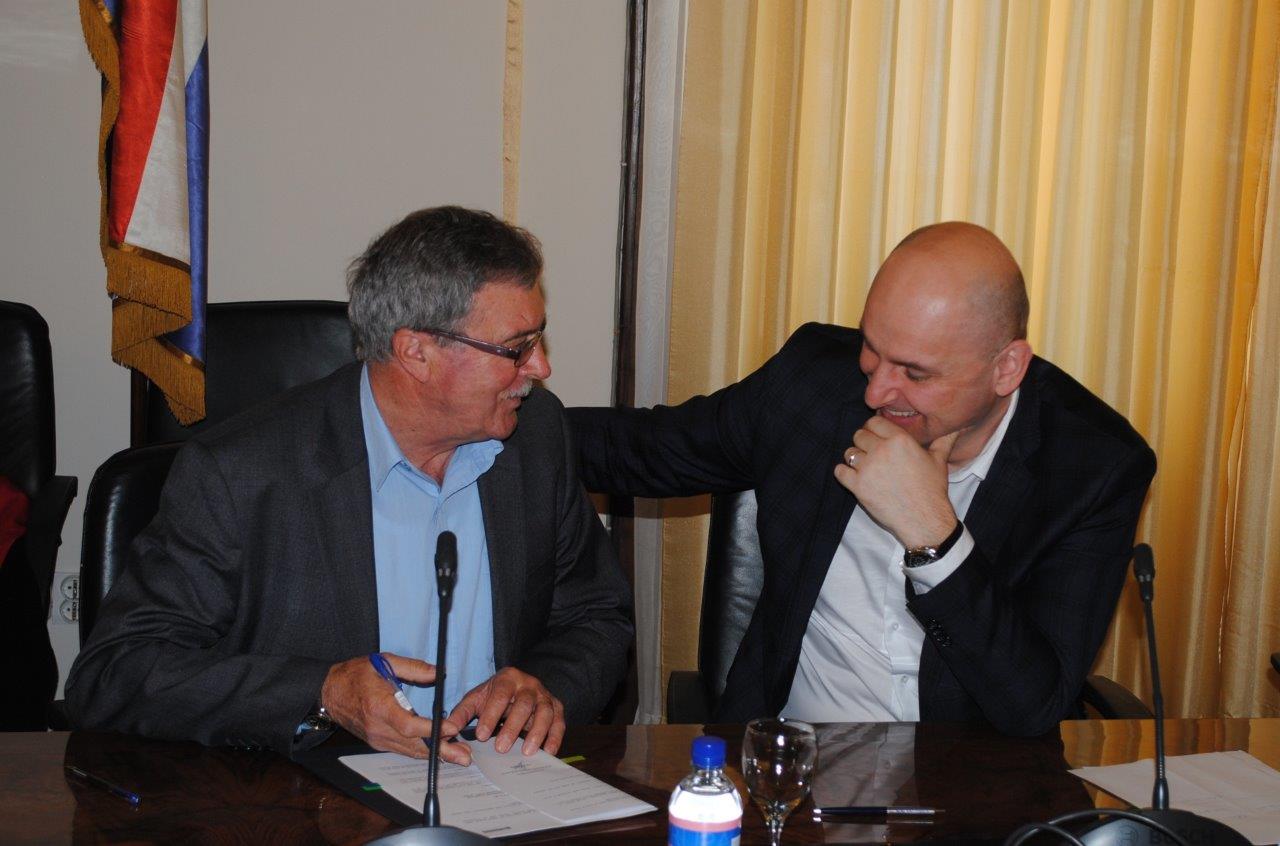 Ministar Tolušić potpisao ugovore za sanaciju šteta od poplave Ministar Tolušić potpisao ugovore za sanaciju šteta od poplave