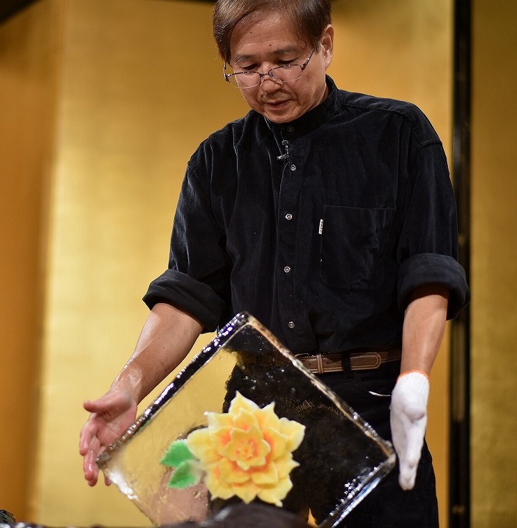 Ledene skulpture japanskog umjetnika Kazuyukija Nihashija Ledene skulpture japanskog umjetnika Kazuyukija Nihashija