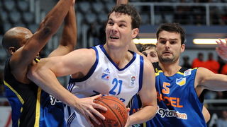 Zadar, 231110.
Dvorana Kresimir Cosic.
2. kolo EuroChallenge kupa. Zadar – Apoel.
Na fotografiji: igrac Zadra Miro Bilan.
Foto: Andrija Lucic / CROPIX Zadar, 231110.
Dvorana Kresimir Cosic.
2. kolo EuroChallenge kupa. Zadar – Apoel.
Na fotografiji: igrac Zadra Miro Bilan.
Foto: Andrija Lucic / CROPIX