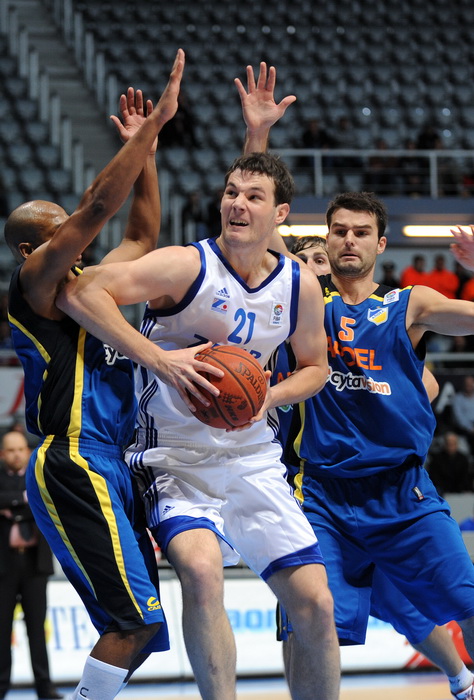 Zadar, 231110.
Dvorana Kresimir Cosic.
2. kolo EuroChallenge kupa. Zadar – Apoel.
Na fotografiji: igrac Zadra Miro Bilan.
Foto: Andrija Lucic / CROPIX Zadar, 231110.
Dvorana Kresimir Cosic.
2. kolo EuroChallenge kupa. Zadar – Apoel.
Na fotografiji: igrac Zadra Miro Bilan.
Foto: Andrija Lucic / CROPIX