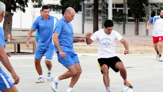 Na Stanovima se uz boćarski turnir održao i revijalni nogometni turnir. Osim prijavljenih ekipa, snage su ponovno odmjeravali liječnici Opće bolnice Zadar i predstavnici poglavarstva Grada Zadra. Na Stanovima se uz boćarski turnir održao i revijalni nogometni turnir. Osim prijavljenih ekipa, snage su ponovno odmjeravali liječnici Opće bolnice Zadar i predstavnici poglavarstva Grada Zadra.