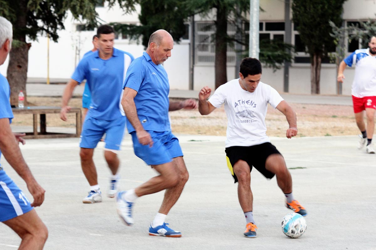 Na Stanovima se uz boćarski turnir održao i revijalni nogometni turnir. Osim prijavljenih ekipa, snage su ponovno odmjeravali liječnici Opće bolnice Zadar i predstavnici poglavarstva Grada Zadra. Na Stanovima se uz boćarski turnir održao i revijalni nogometni turnir. Osim prijavljenih ekipa, snage su ponovno odmjeravali liječnici Opće bolnice Zadar i predstavnici poglavarstva Grada Zadra.
