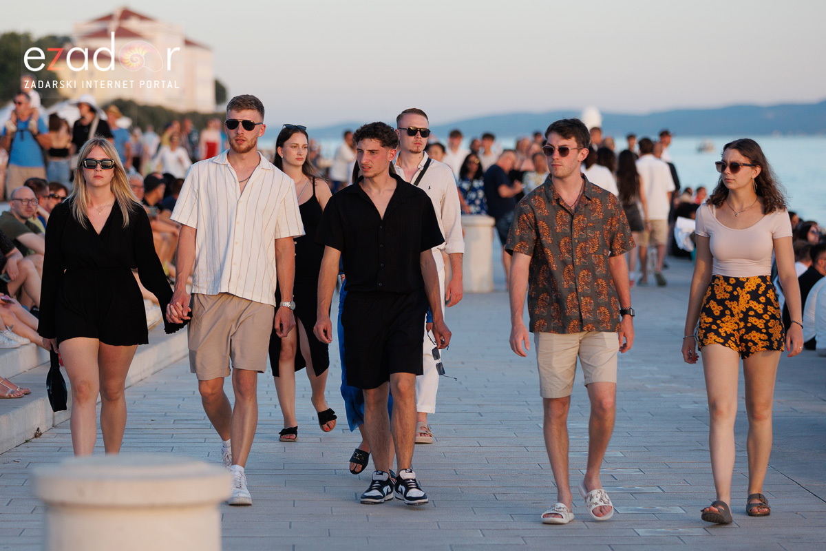 Večernji đir po gradu 18. lipnja 2024. Večernji đir po gradu 18. lipnja 2024.