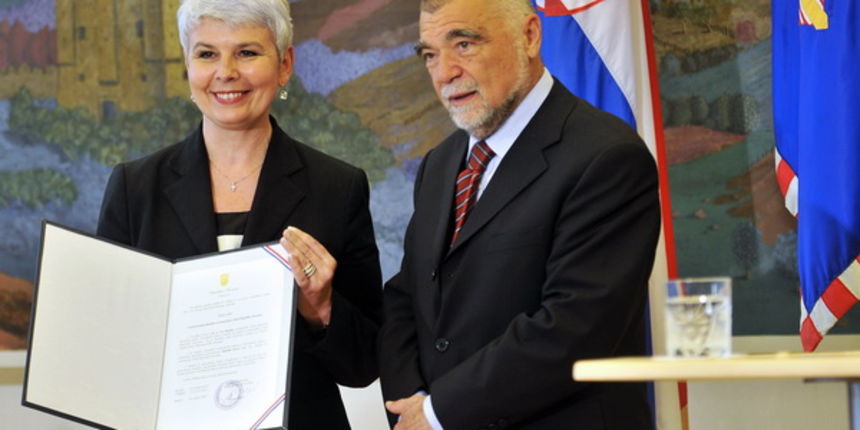 Zagreb, 030709. Ured predsjednika, Pantovcak. Konzultacije predsjednika republike Stjepana Mesica s celnicima parlamentarnih stranaka povodom odlaska Ive Sanadera sa premijerskog mjesta. Na slici: predsjednik Republike Hrvatske Stjepan Mesic i predsjednic