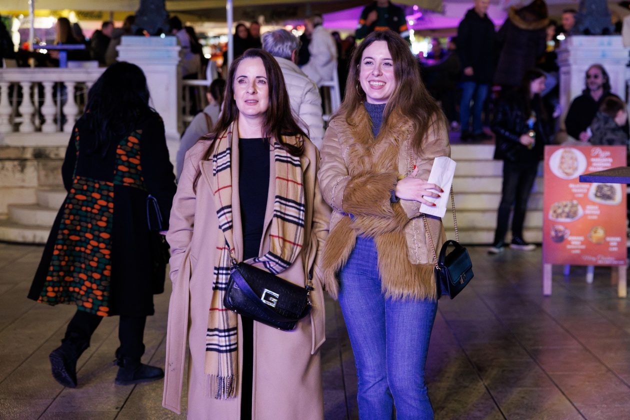 Koncert Lucije Marcelić & Pink Noise na Adventu u Zadru Koncert Lucije Marcelić & Pink Noise na Adventu u Zadru