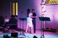 Večer evergreena u atriju palače Cedulin