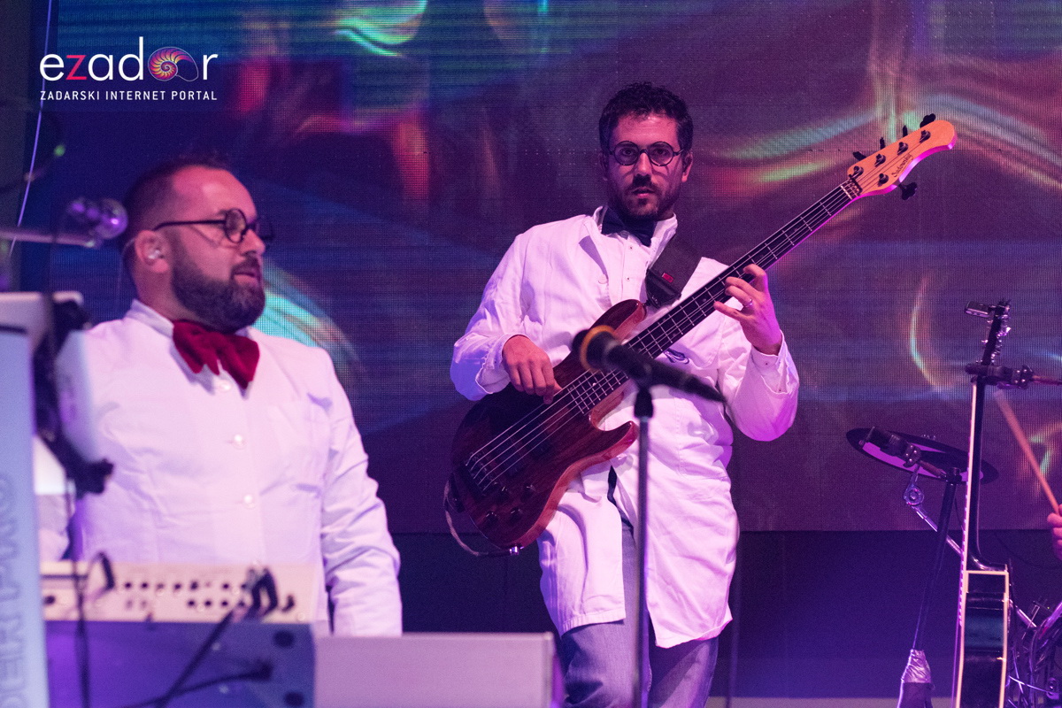 Ludnica u Saturnusu: Najbolji doček u svemiru i šire Ludnica u Saturnusu: Najbolji doček u svemiru i šire