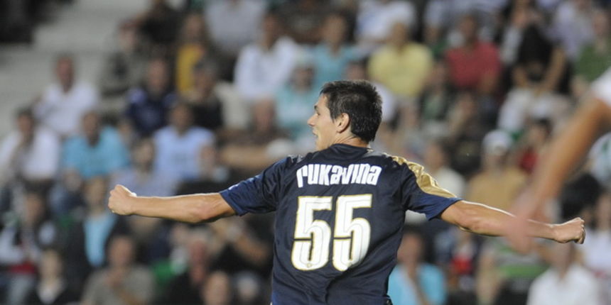 Gyor, 190810. Prva kvalifikacijska nogometna utakmica za ulazak u Uefinu Euro Ligu izmedju madjarskog Gyora i Dinama. Na slici: Ante Rukavina slavi nakon drugog gola. Foto: Drago Sopta / CROPIX