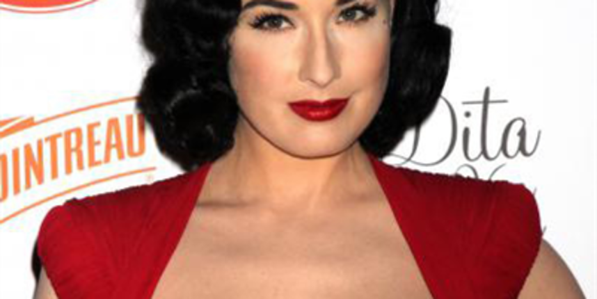 Dita Von Teese vatrena u crvenom (Tportal.hr) Dita Von Teese vatrena u crvenom (Tportal.hr)