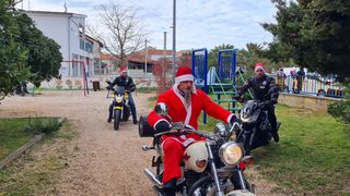 Bibinje: Moto mrazovi razveselili mališane Bibinje: Moto mrazovi razveselili mališane