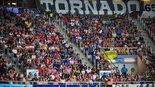 U doista sjajnoj atmosferi koju je stvorilo oko 5000 navijača iz cijele Hrvatske, naši su rukometni reprezentativci remizirali sa Švedskom i to s rezultatom 25-25. Bila je to ‘kaubojima’ pretposljednja pripremna utakmica uoči Olimpijskih igara