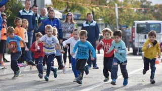 Šibenik: Dječja te utrke Šibenskih deset & Draženova četvorka povodom 53. rođendana Dražena Petrovića Šibenik: Dječja te utrke Šibenskih deset & Draženova četvorka povodom 53. rođendana Dražena Petrovića