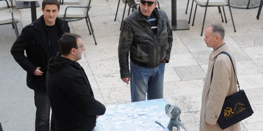 Zadar, 051212.
Zadarski sveucilisni profesor Ivan Poljakovic, voditelj Centra za strane jezike Sveucilista u Zadru nedavno se nasao pod lupom javnosti zbog svojih homofobnih izjava koje je iznio na predavanju na temu “Zdravstveni odgoj