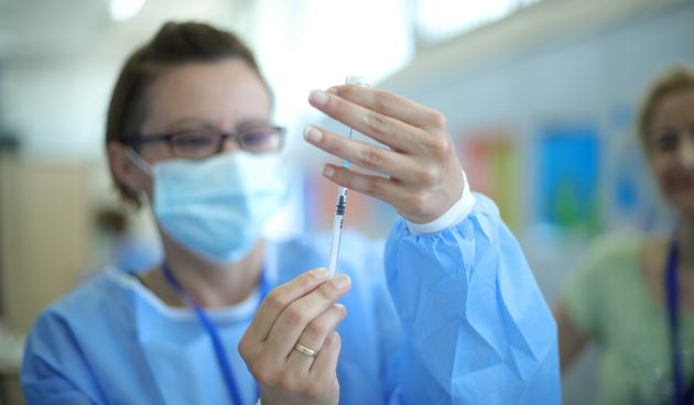 Koronavirus ilustracija, maska, test, testiranje, testiranja, covid, cijepljenje, cjepivo, dom sportova, pfizer