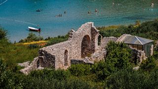 Uvala Lovrečina: Egzotična pješčana oaza na Braču u kojoj su uživali i stari Rimljani Uvala Lovrečina: Egzotična pješčana oaza na Braču u kojoj su uživali i stari Rimljani