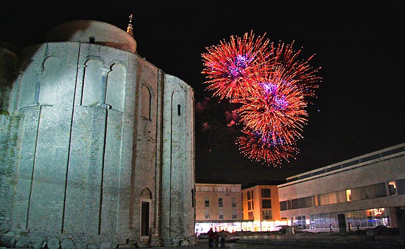 Novogodišnji vatromet u Zadru 2009. (foto: Marin Gospić)