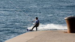 Zadar, 190312.
Dok neke od juga boli glava, ovaj kitesurfer jedva je docekao da zapuse.
Na fotografiji : Kitesurfer izvodi vratolomije u blizini zadarskih orgulja.
Foto : Andrija Lucic / cropix Zadar, 190312.
Dok neke od juga boli glava, ovaj kitesurfer jedva je docekao da zapuse.
Na fotografiji : Kitesurfer izvodi vratolomije u blizini zadarskih orgulja.
Foto : Andrija Lucic / cropix