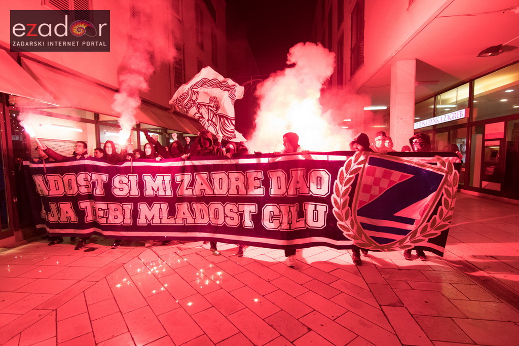Okupljanje Tornada na Forumu i korteo do Krešinog doma Okupljanje Tornada na Forumu i korteo do Krešinog doma