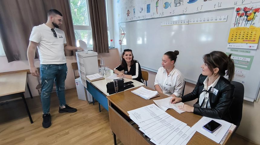 Biračko mjesto u Područnoj školi Vir Biračko mjesto u Područnoj školi Vir