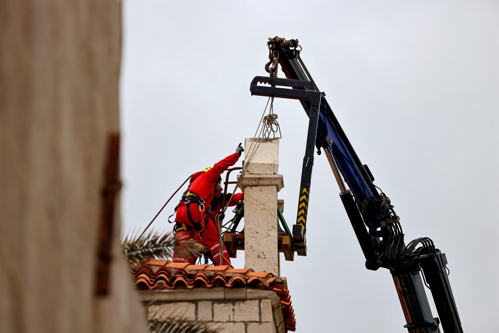 Uklanja se zvono s Kneževog dvora u Pagu Uklanja se zvono s Kneževog dvora u Pagu