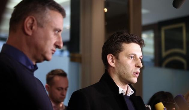 U hotelu Sheraton odrzan je sastanak celnika Mosta nezavisnih lista i Domoljubne koalicije oko sastavljanja nove Vlade RH. Nakon sastanka Bozo Petrov i Tomislav Karamarko dali su medijima izjave. Photo: Sanjin Strukic/PIXSELL