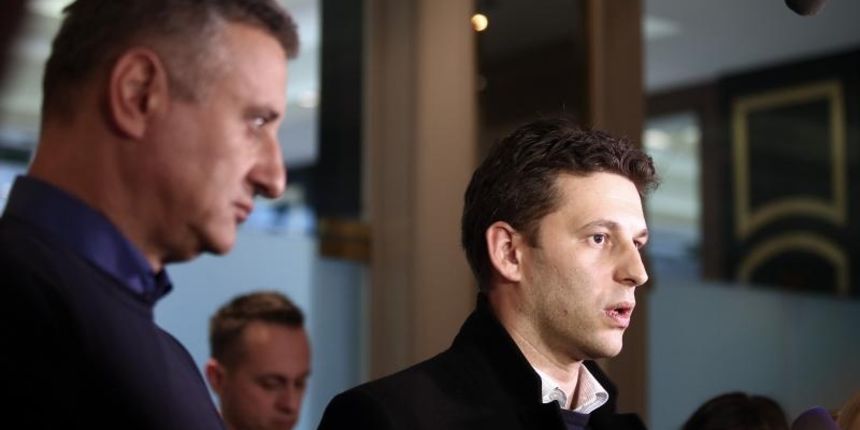 U hotelu Sheraton odrzan je sastanak celnika Mosta nezavisnih lista i Domoljubne koalicije oko sastavljanja nove Vlade RH. Nakon sastanka Bozo Petrov i Tomislav Karamarko dali su medijima izjave. Photo: Sanjin Strukic/PIXSELL