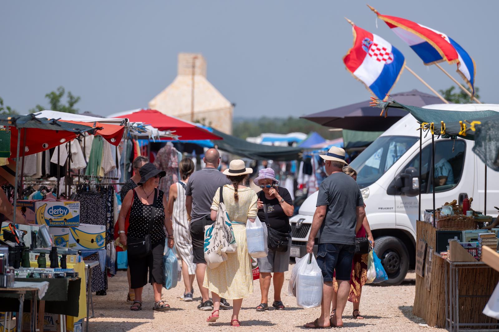 Benkovački sajam u objektivu Dina Stanina