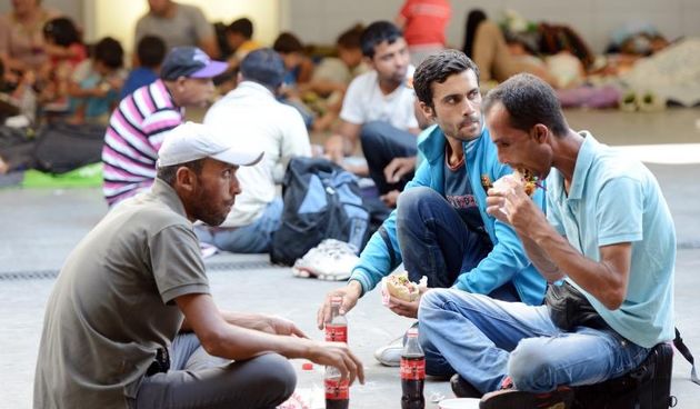 Izbjeglice i imigranti na željezničkom kolodvoru Keleti ulicama Budimpešte, Photo: Marko Jurinec/PIXSELL