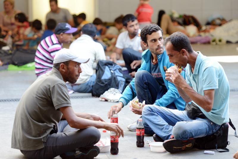 Izbjeglice i imigranti na željezničkom kolodvoru Keleti ulicama Budimpešte, Photo: Marko Jurinec/PIXSELL Izbjeglice i imigranti na željezničkom kolodvoru Keleti ulicama Budimpešte, Photo: Marko Jurinec/PIXSELL
