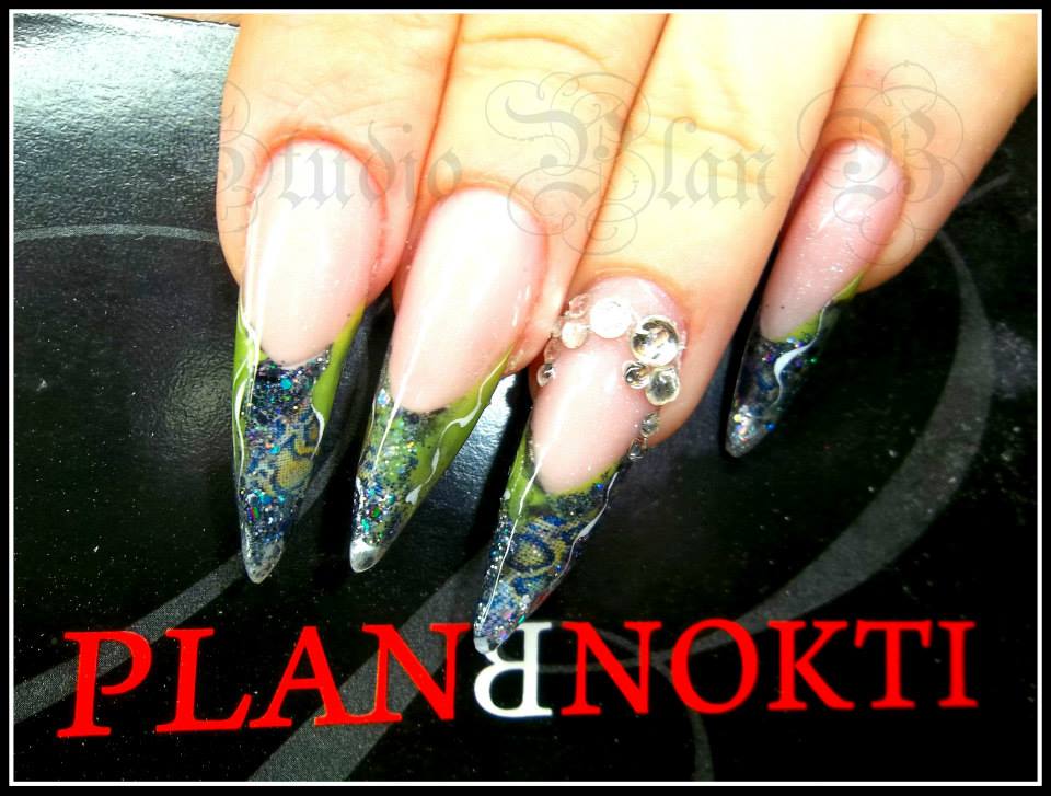 Zrinka Vuksan u konkurenciji natjecanja “Miss Nails” Zrinka Vuksan u konkurenciji natjecanja “Miss Nails”