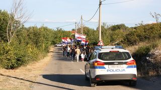 Koracima nade u istinu