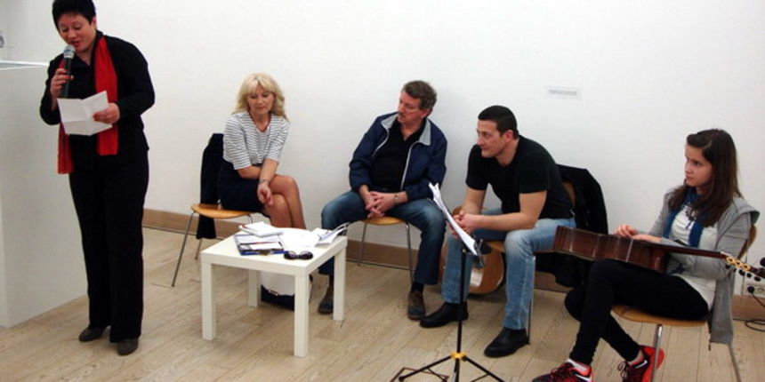 Kava pretočena u pjesmu – večer poezije u Muzeju antičkog stakla. Foto: Gordana Šarić