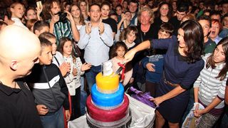 Image 685905 (auto) Image 685905 (auto)