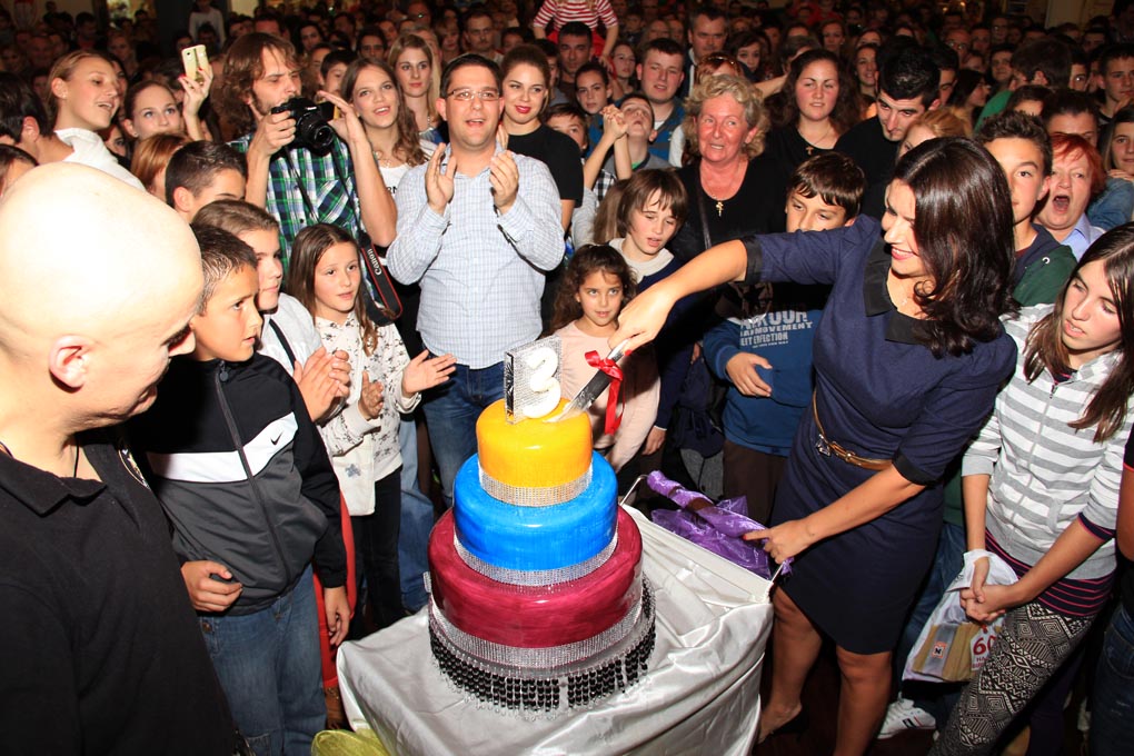 Image 685905 (auto) Image 685905 (auto)