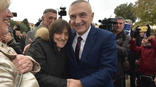 Kolinda Grabar Kitarović s albanskim predsjednikom susrela se sa stanovnicima Arbanasa Kolinda Grabar Kitarović s albanskim predsjednikom susrela se sa stanovnicima Arbanasa