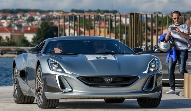 Sudionici 3. “Nikola Tesla EV Rally Croatia” na Pozdravu suncu. Photo. Dino Stanin/PIXSELL