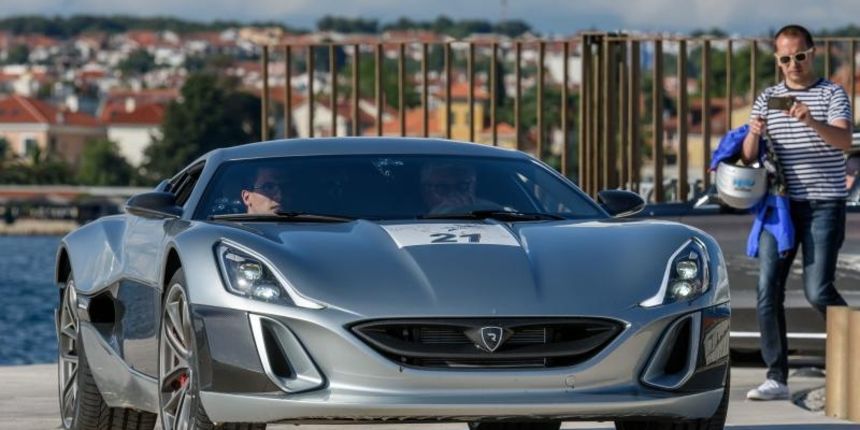 Sudionici 3. “Nikola Tesla EV Rally Croatia” na Pozdravu suncu. Photo. Dino Stanin/PIXSELL Sudionici 3. “Nikola Tesla EV Rally Croatia” na Pozdravu suncu. Photo. Dino Stanin/PIXSELL