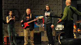 Zadar, 13.3.2014. snimio: Nenad Marčev 
Borivoj Radaković 
GRUPA 
redatelj: Mario Kovač 
igraju: Sreten Mokrović, Ranko Zidarić, 
Ivica Zadro i Iva Visković 
Kazalište KNAP (Kazalište na Peščenici) 
Dvorana HNK Zadar