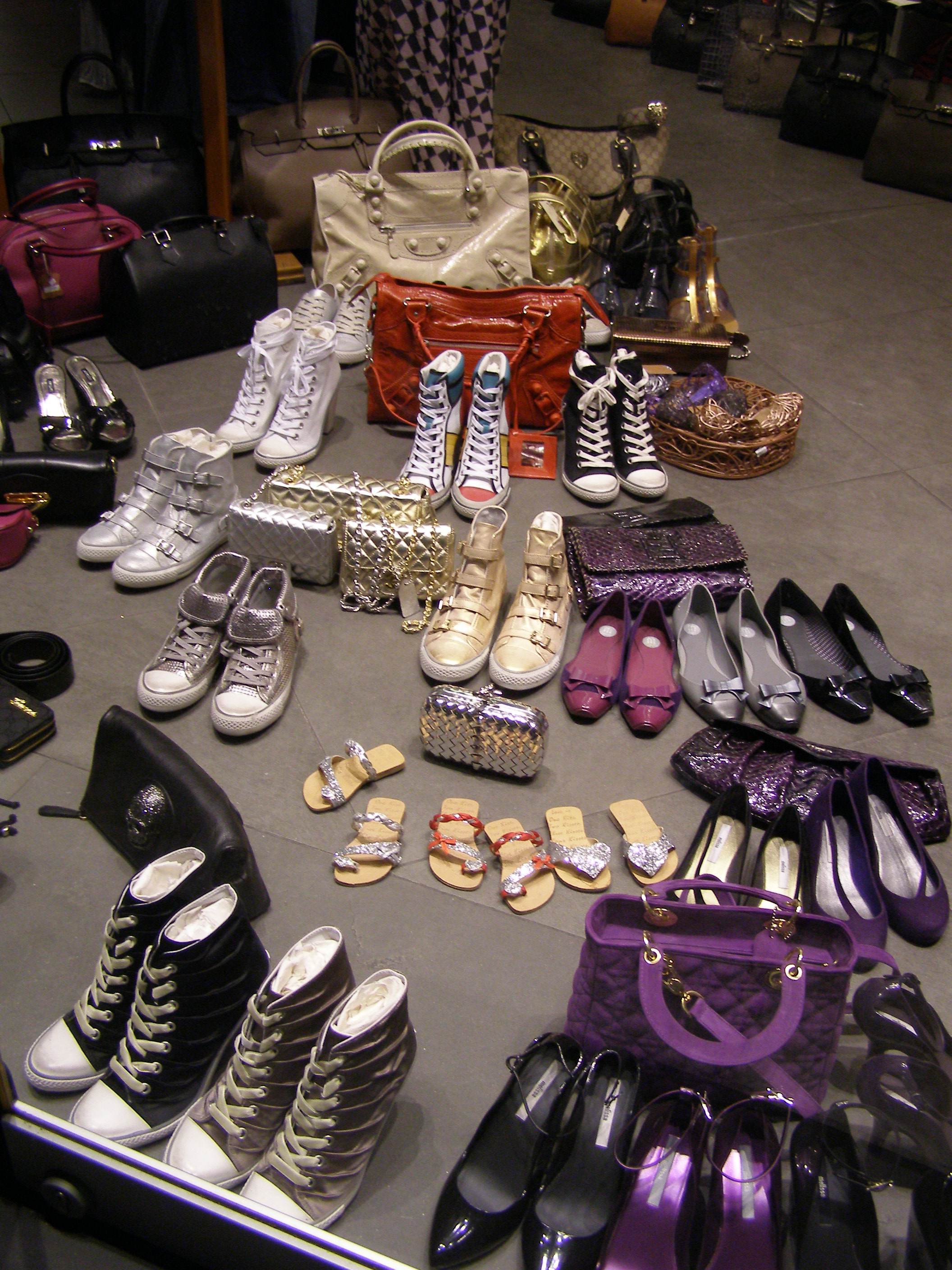 Atena – izlozi i štandovi (Foto: Ante Mandić)