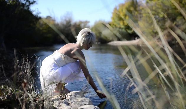 Marina Tomašević snimila video spot na rijeci Zrmanji, Foto: youtube screenshot