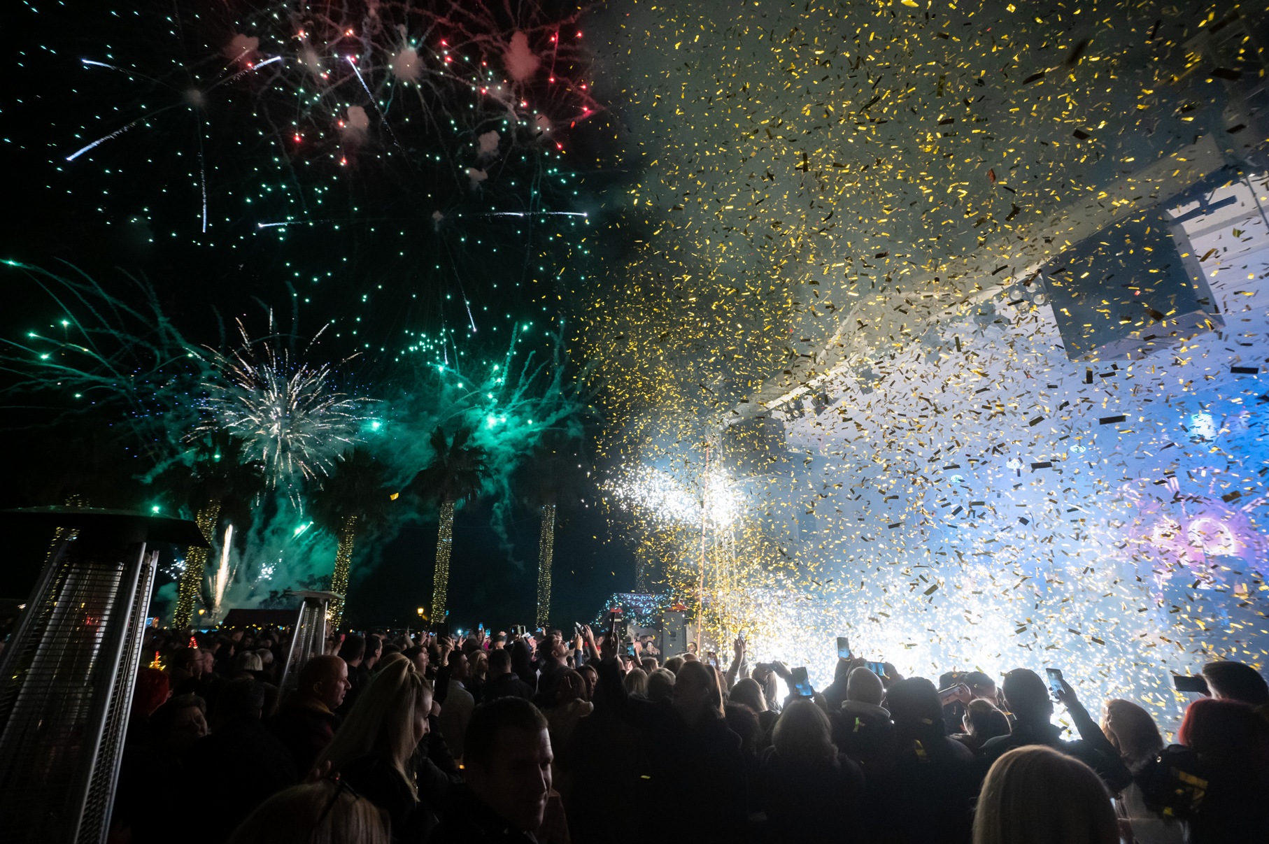 Vatromet, tisuće konfeta, šampanjac, prskalice i koncert Ivana Zaka i Tempo Banda