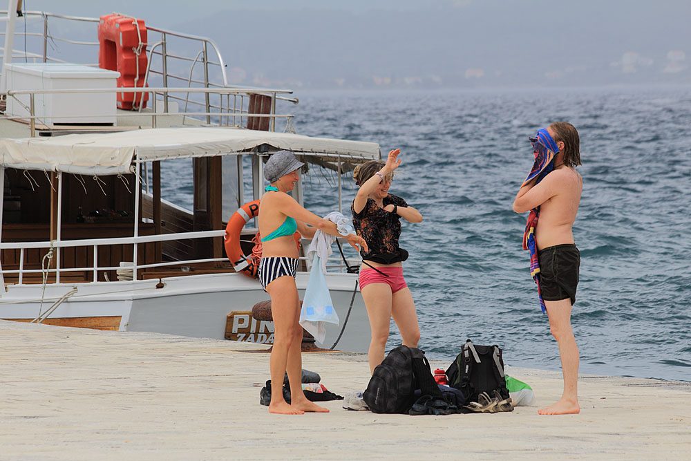 Kupači na zadarskoj rivi 19. svibnja 2013.  Foto: Roberto Lerga