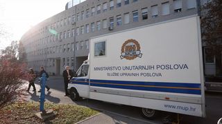 U Ravnateljstvu policije predstavljeni su prijedlozi novih registracijskih tablica za vozila. Ujedno je predstavljeno i vozilo mobilnog ureda za upravne poslove. Photo: Davor Puklavec/PIXSELL U Ravnateljstvu policije predstavljeni su prijedlozi novih registracijskih tablica za vozila. Ujedno je predstavljeno i vozilo mobilnog ureda za upravne poslove. Photo: Davor Puklavec/PIXSELL