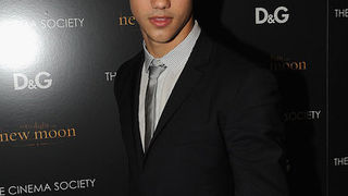 Taylor Lautner (coutorture.com)